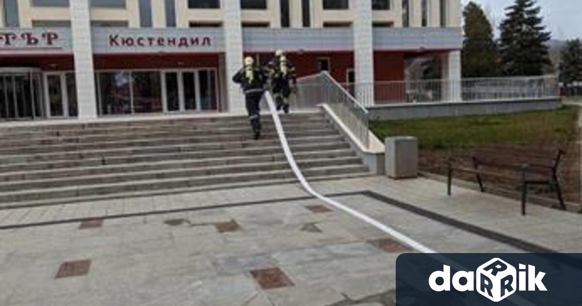Днес екипи от РСПБЗН – Кюстендил и Дупница проведоха пожаро тактическо