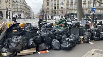 „Тонове боклук, плъхове, хлебарки и зарази“: Париж затъна в мръсотия заради стачка на сметосъбирачите (видео и снимки) 