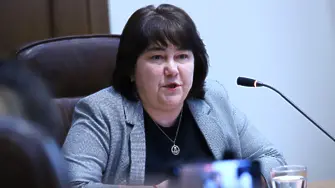 Росица Велкова: Държавата не е изправена пред фалит