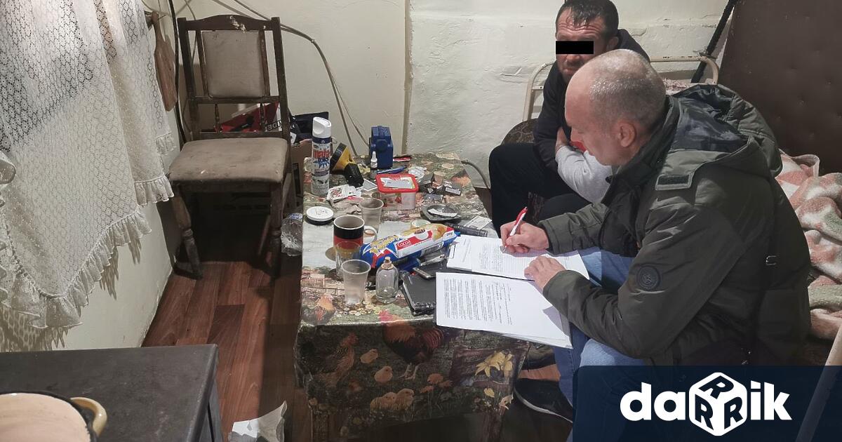 Трима са задържани за търговия с гласове в бургаски регион