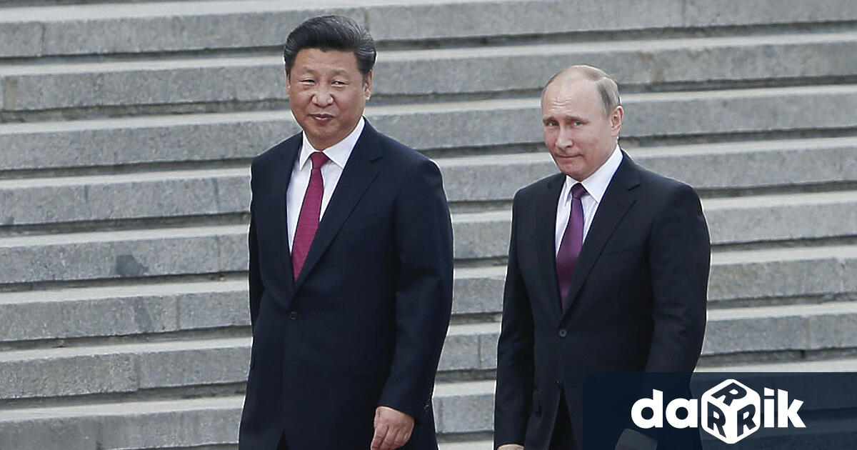 Китайският лидер Си Цзинпин днес пристигна в Москва на тридневно