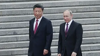 Китайският лидер Си Цзинпин пристигна в Москва за среща с Путин (видео)