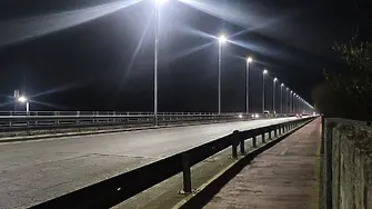 Мостът на Адата с ново осветление
