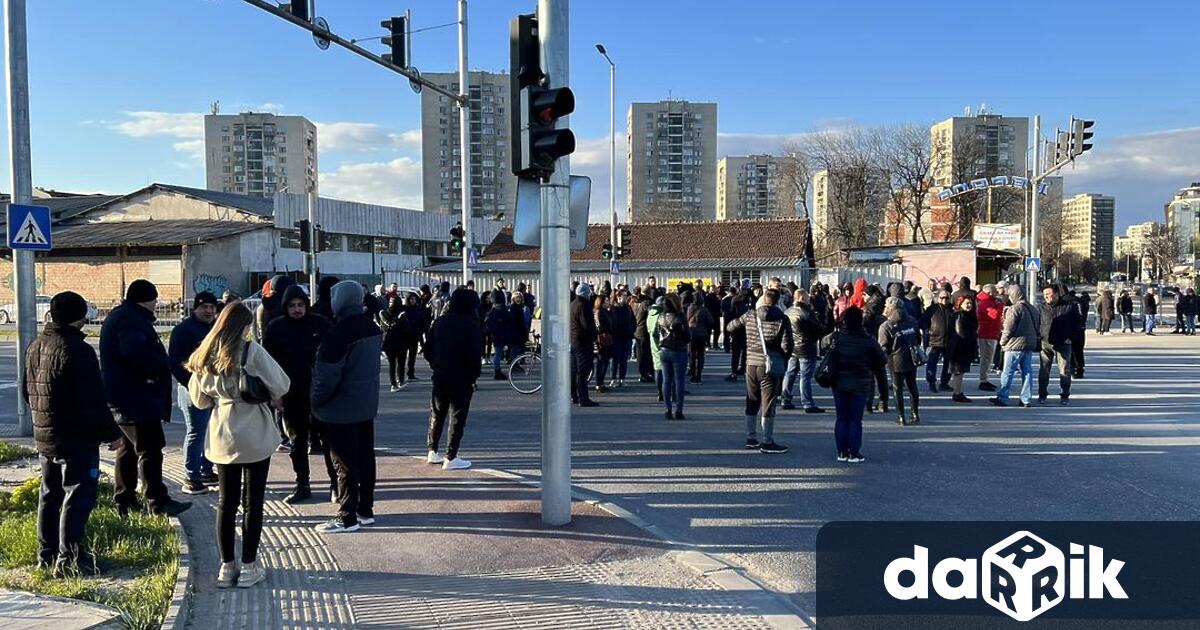 На протест излязоха десетки търговци от Брезовско шосе в Пловдив