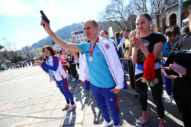 Милица Мирчева и параолимпийският вицешампион - Християн Стоянов са големите победители от Международния крос в Кюстендил