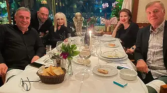 Лили Иванова на вечеря със Сираков и Раева, Тити връчи Купата на най-великата ни певица