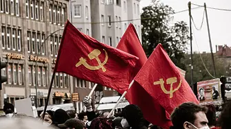 Защо младите западняци намират очарование в комунизма?