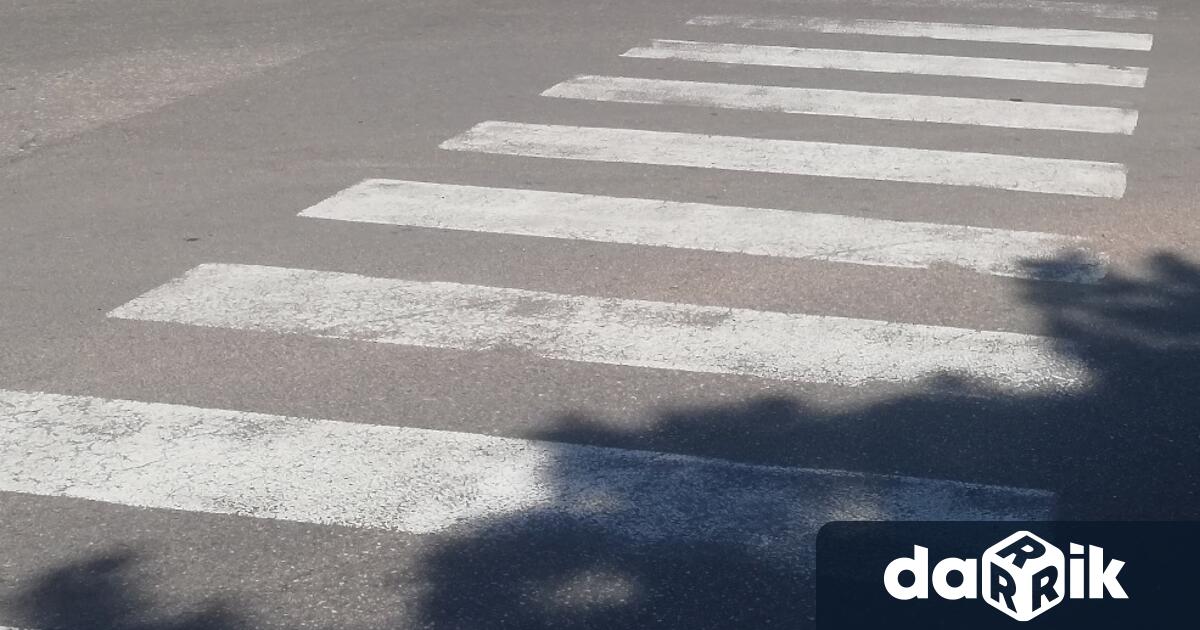 Пешеходка пострада при катастрофа във Варна 58 годишната жена пресичала на кръстовището