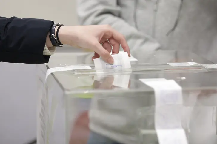 Под 9 % е избирателната активност във Варненска област към 11:00 ч.