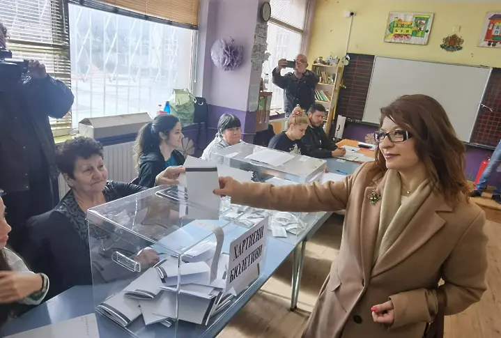 Д. Атанасова: Гласувах за европейското бъдеще на България