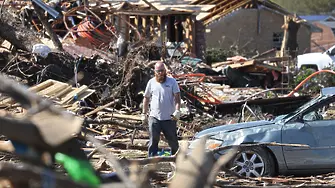 „Взехме си сбогом“: Опустошителни торнада в САЩ взеха десетки жертви (видео и снимки) 