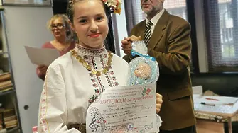 Ученичка от Пордим е отличена за златен глас от престижен конкурс в Котел