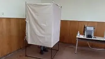 РИК Сливен отхвърли жалбите относно параваните за гласуване