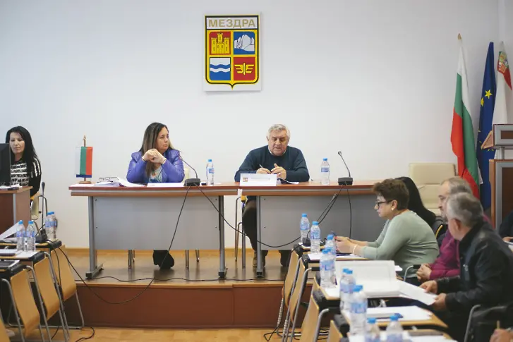   Общинският съвет прие Средносрочна бюджетна прогноза на Община Мездра за периода 2024-2026 г.