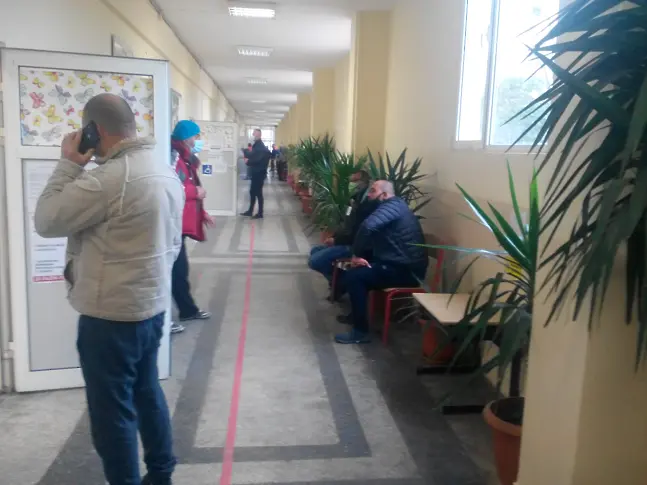 Спокойно и нормално започна изборният ден в Пазарджишко