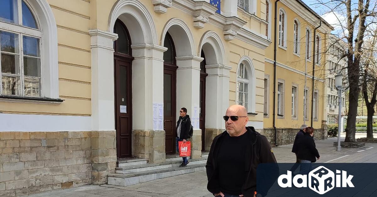 Близа 10 хияди избиратели са гласували преди обед в Габровска