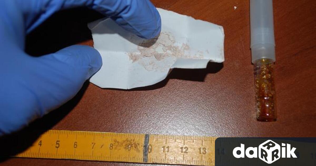 71 дози наркотик са иззети от криминалисти на участък Надежда