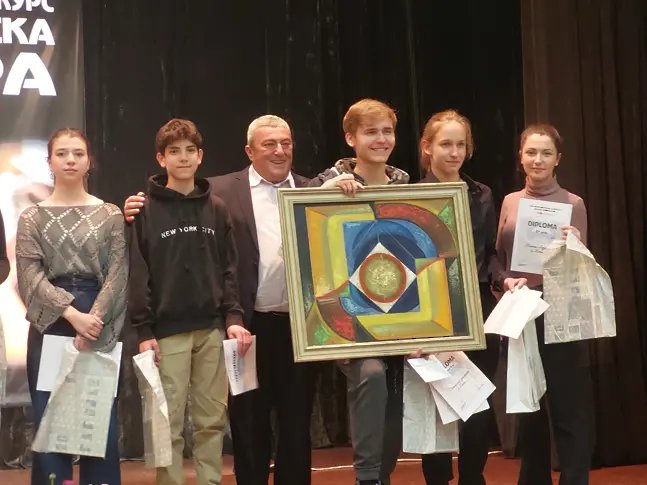 Станислав Цветанов от Плевен спечели голямата награда на Международния конкурс за класическа китара 