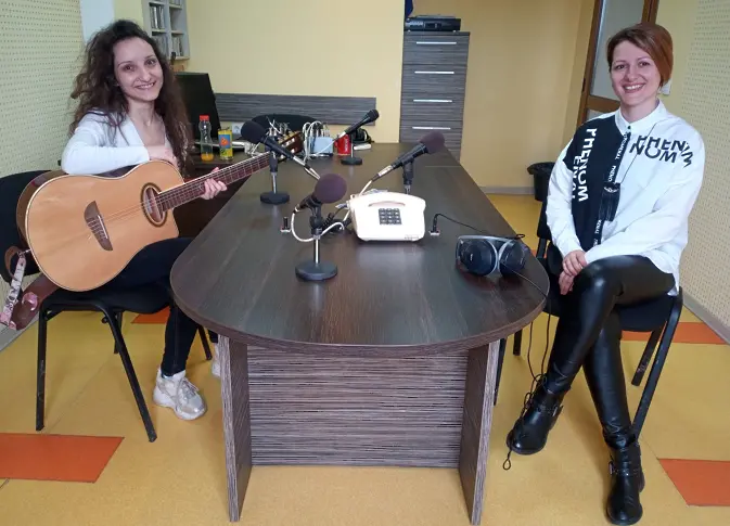 JUST THIS TIME с нов акустичен авторски проект