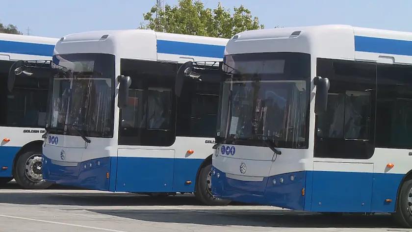 Новите електроавтобуси във Варна ще изминават 300 км с едно зареждане
