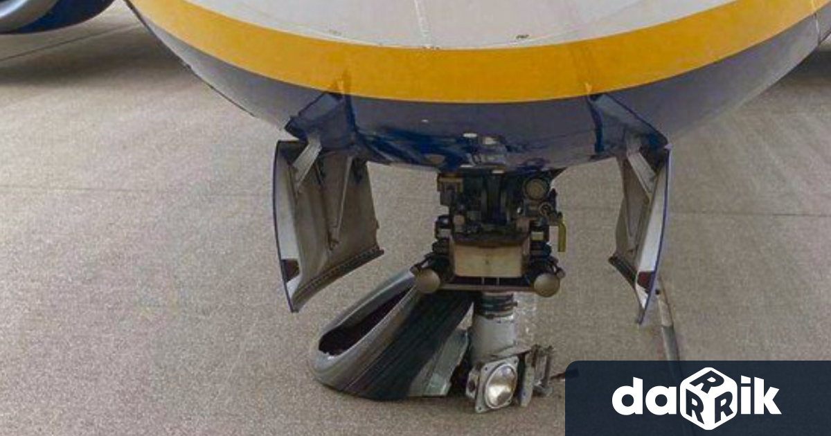 Самолет на авиокомпанията Ryanair кацна аварийно на летището в Дъблин