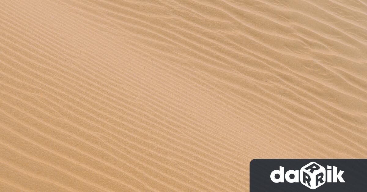 Някои изскачат от меката скала като влечуги припичащи се на