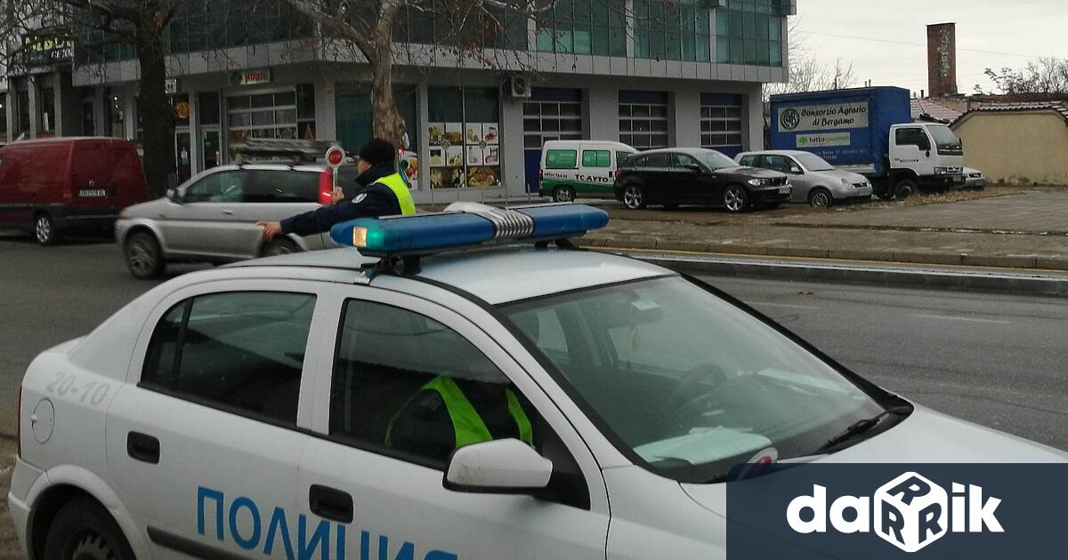 Служители на участък Надежда към РУ Сливен са задържали криминално проявена