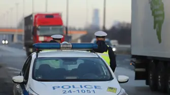 Засилено полицейското присъствие по пътищата на прага на почивните дни