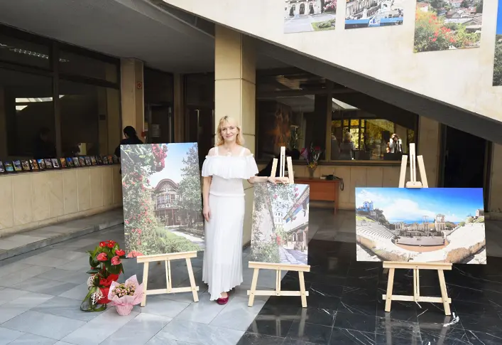 Изложбата „Пловдив - Вечният град“ на Димитра Лефтерова събра осем областни управители