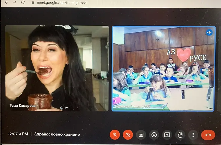 Теди Кацарова приготви здравословен течен шоколад с третокласници от ОУ „Олимпи Панов“