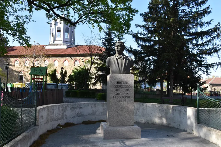 На 19-ти април е роден авторът на съвременния химн на България - Цветан Радославов