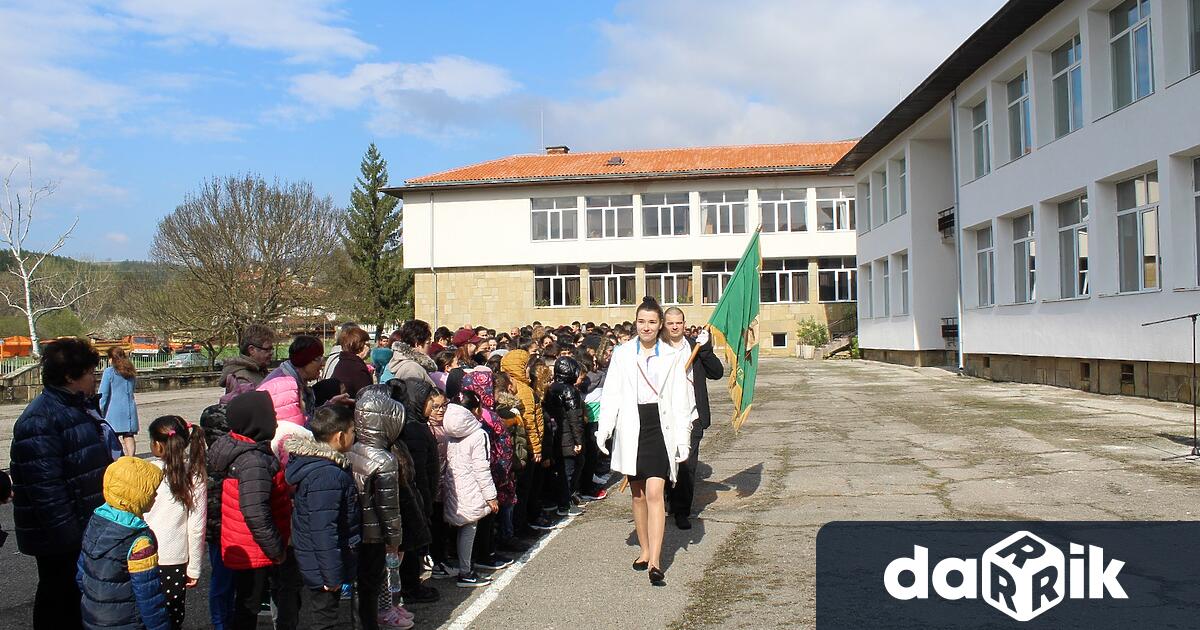 Средно училище Георги Ст. Раковски“ в Котел отбеляза патронния си