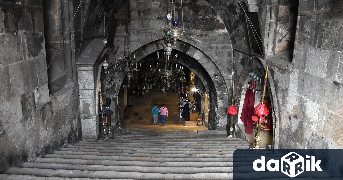 Светлата седмица която започва след Великден се нарича така защото