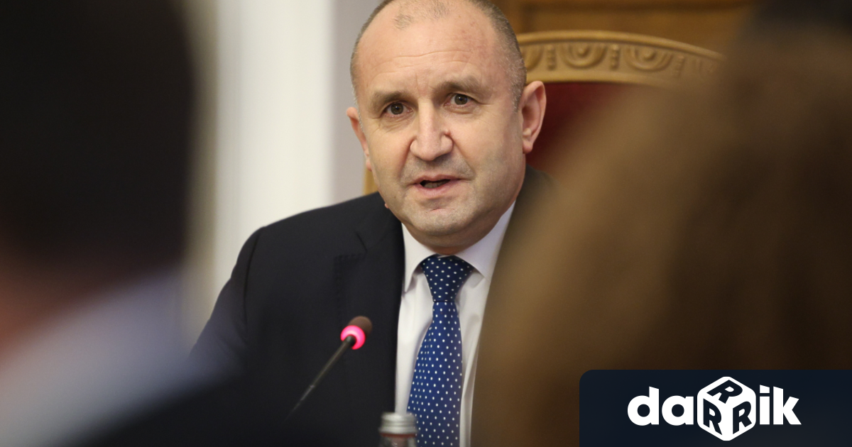 Държавният глава Румен Радев започна консултациите с парламентарните групи за