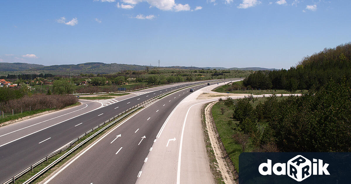 Нов проблем на магистрала Тракия предизвика километрично задръстване на изхода