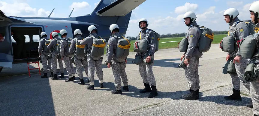 Първокурсниците пилоти във ВВВУ „Георги Бенковски“ разпериха криле