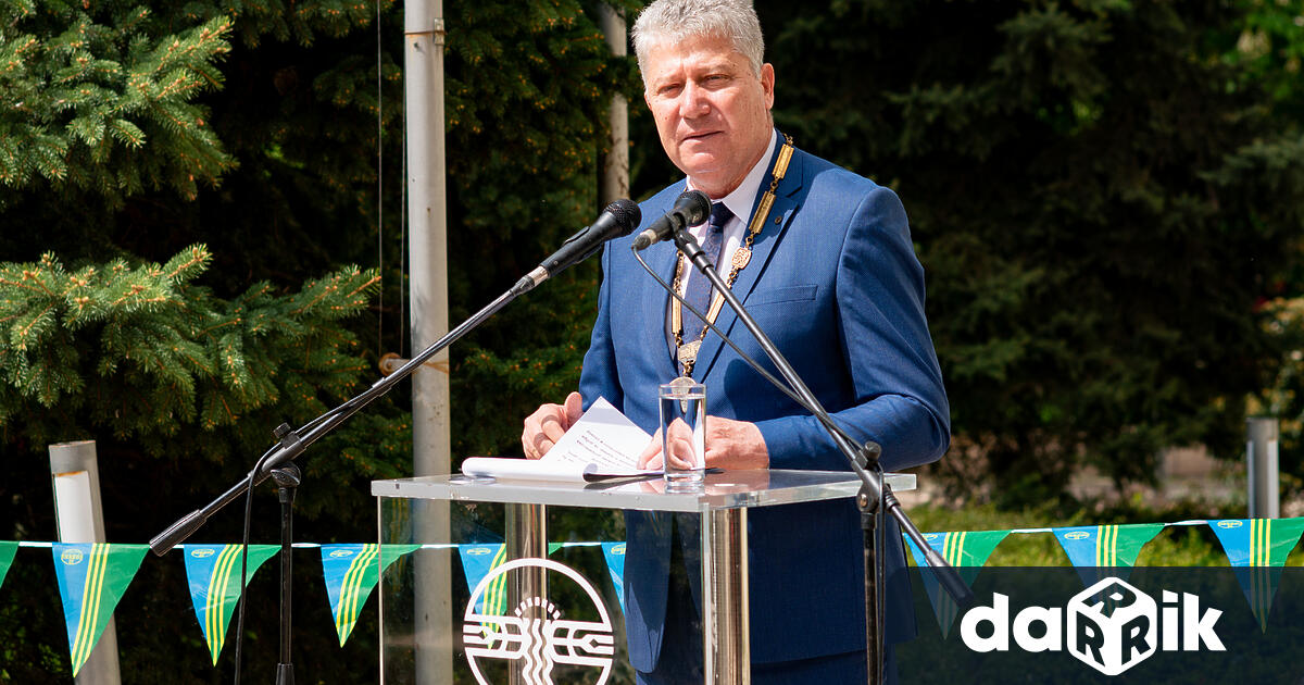 В приветствието на кмета се казва още Неусетно измина година изпълнена