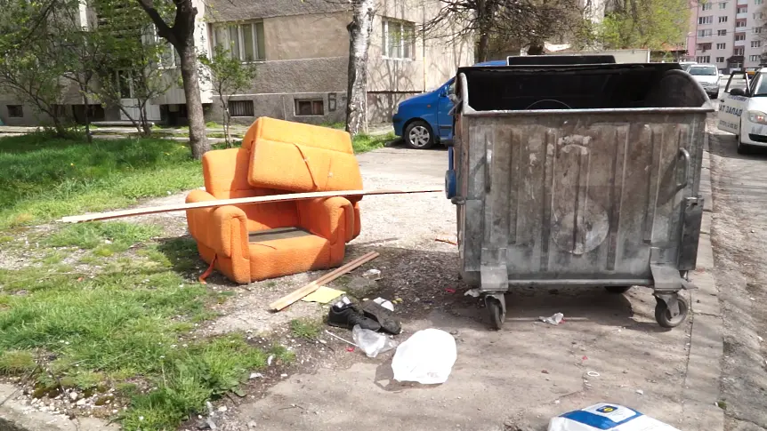 Община Дупница започва кампания по събиране на стари матраци и мебели