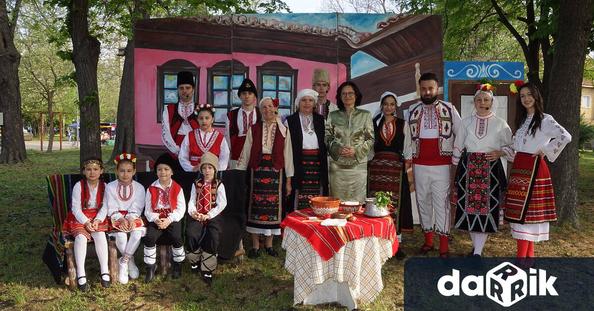 Любовта към българския фолклор, любовта към България и стремежа да