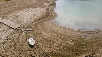 „Ние сме в пустиня“: Мъртви култури, изчезващи езера - Испания пресъхва