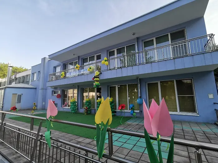 Американски дипломат открива ремонтирана детска градина във Варна