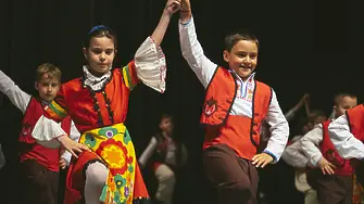 Мездра е домакин на Втория детски фестивал за естрадна, популярна и народна песен, хип-хоп, модерни и народни танци 