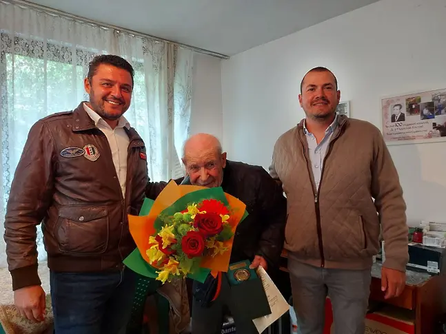 101-годишен ветеран от войната получи почетен знак на община „Родопи“