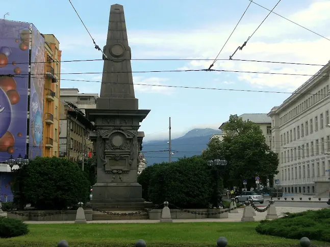Започва преасфалтиране на кръговото около паметника на Васил Левски в София
