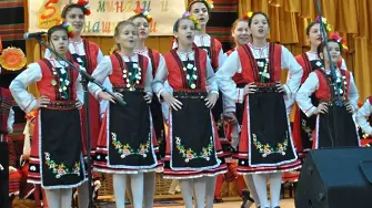 Детски конкурс за носия „Аз съм българче“ в Хасково
