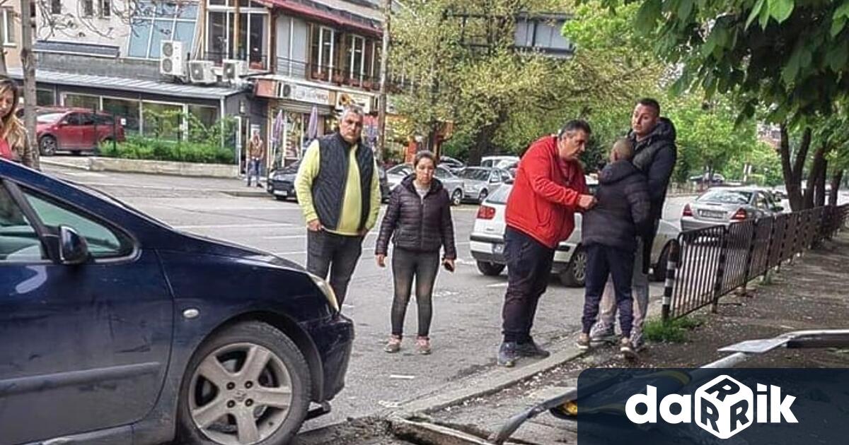 10 годишно дете шофирало автомобил по улиците на столичния квартал Слатина