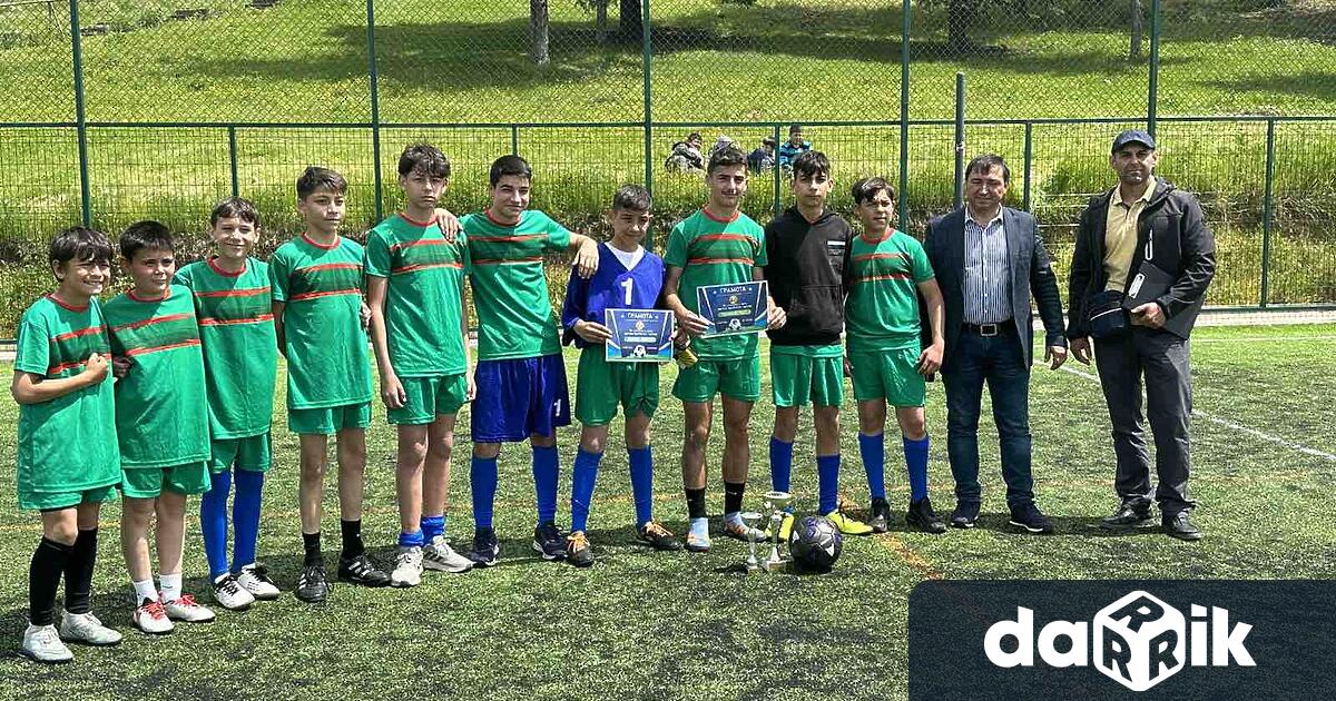Отборът на Ветово спечели петия юбилеен футболен училищен турнир организиран