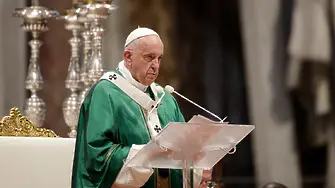 Папа Франциск: Само богатите в Италия могат да си позволят деца