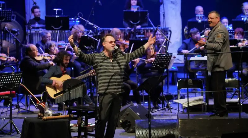 Тази вечер в Плевен: „Sting the Opera” със солист Петър Салчев