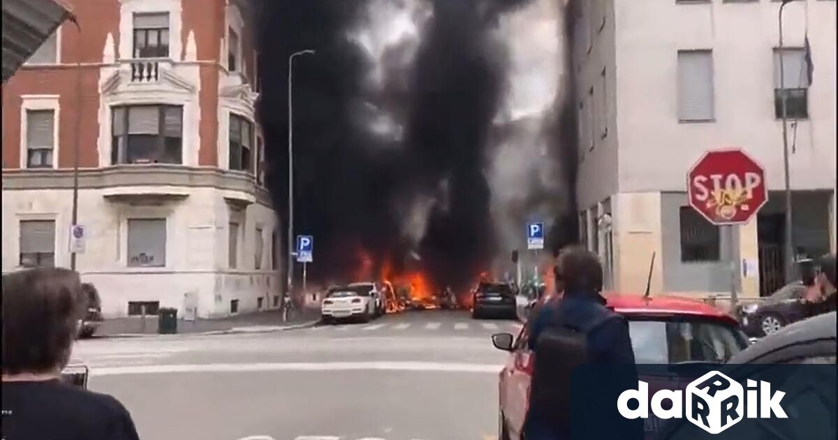 Няколко автомобила са избухнали в пламъци в центъра на Милано